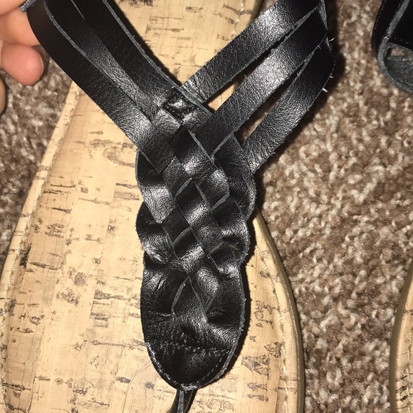 sandals - Picture 2 of 4